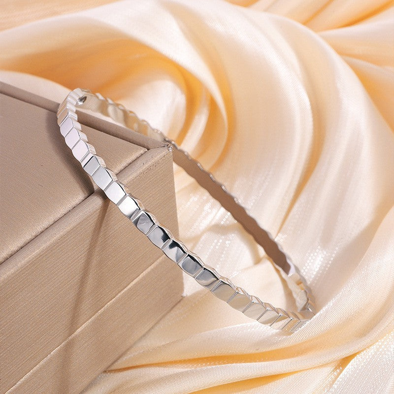 ins-irregular-honeycomb-shaped-bracelet-fashion-minimalist-titanium-steel-womens-jewelry-shopngo-silo-image2.jpg