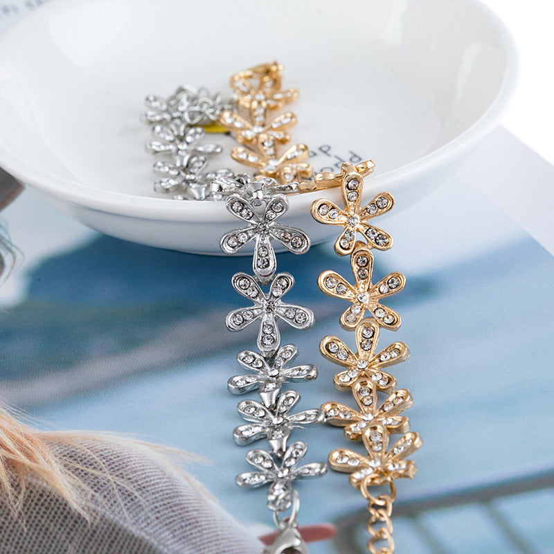fashion-temperament-fully-jewelled-snowflake-bracelet-shopngo-silo-image2.jpg