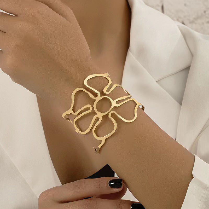 hollow-out-petals-open-ended-bracelet-shopngo-silo-image.jpg