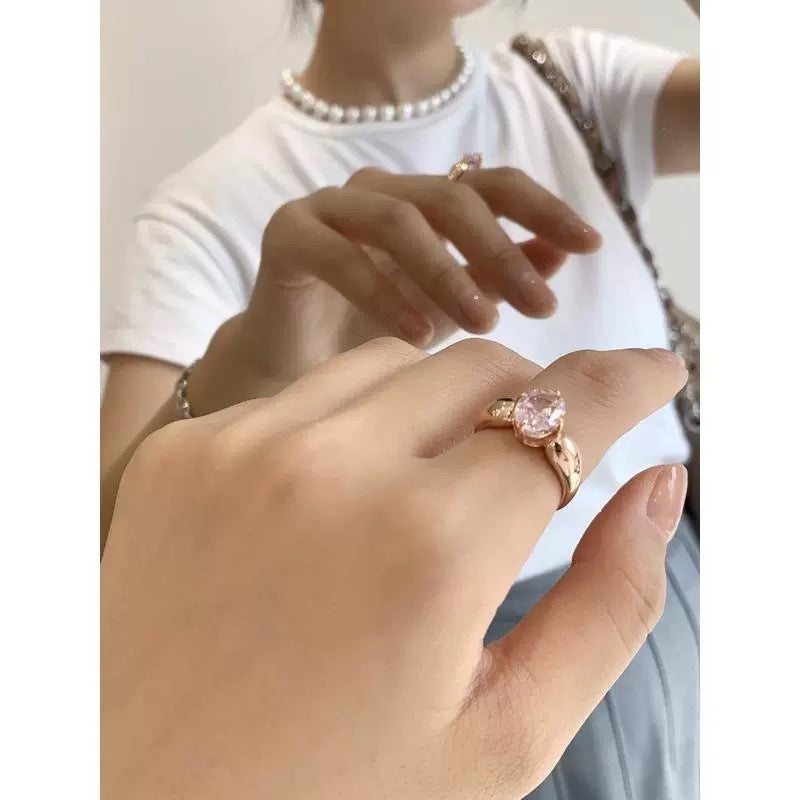 Retro Exquisite Hong Kong Style Peach Oolong Rhinestone Ring