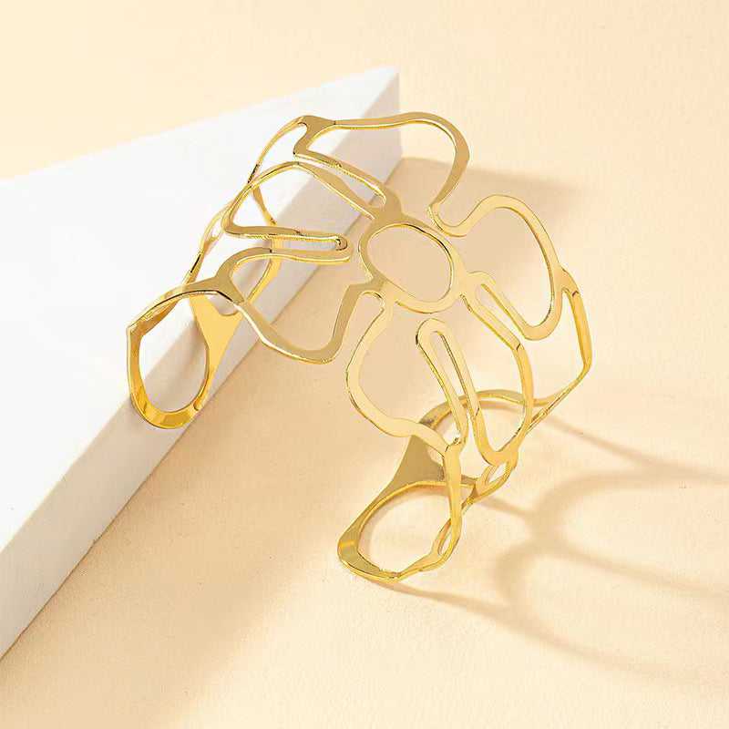 hollow-out-petals-open-ended-bracelet-shopngo-silo-image3.jpg