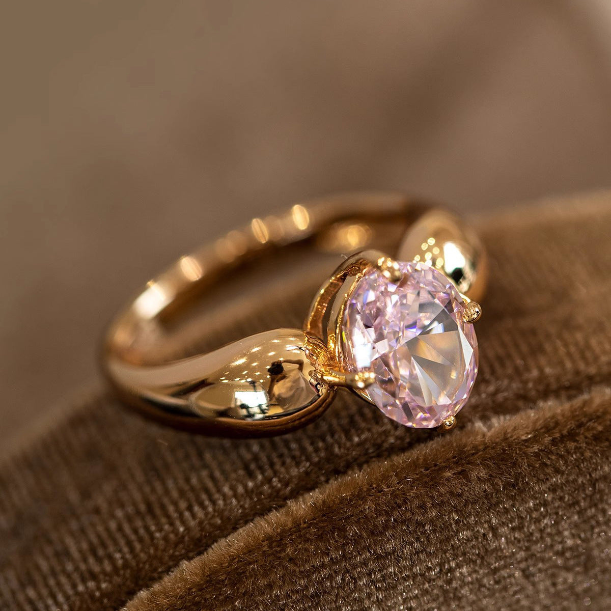 Retro Exquisite Hong Kong Style Peach Oolong Rhinestone Ring