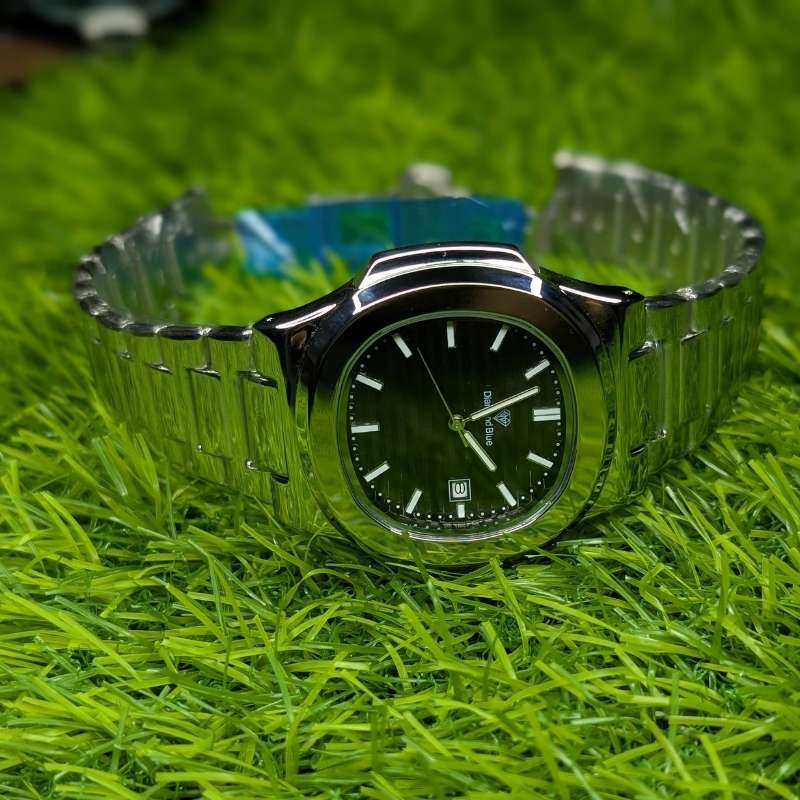 Watch Diamond Blue Black Dial Silver Chain