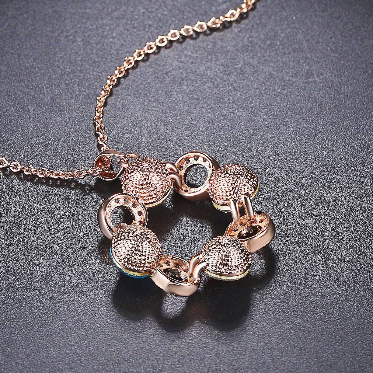 European And American Fashion Flower Pendant Clavicle Necklace