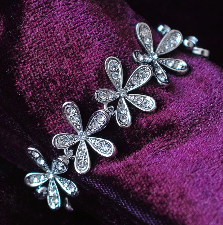 fashion-temperament-fully-jewelled-snowflake-bracelet-shopngo-silo-image9.jpg